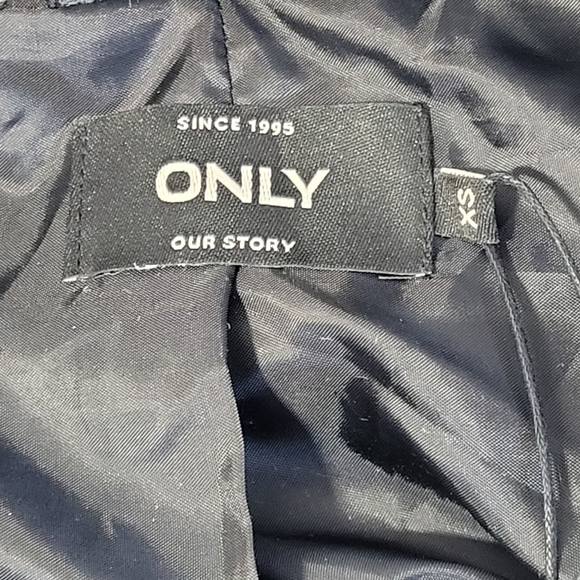 NWT ONLY  Wool 3/4  Length Winter Black Coat Stand Up ColLar Medium Weig… - Picture 10 of 12